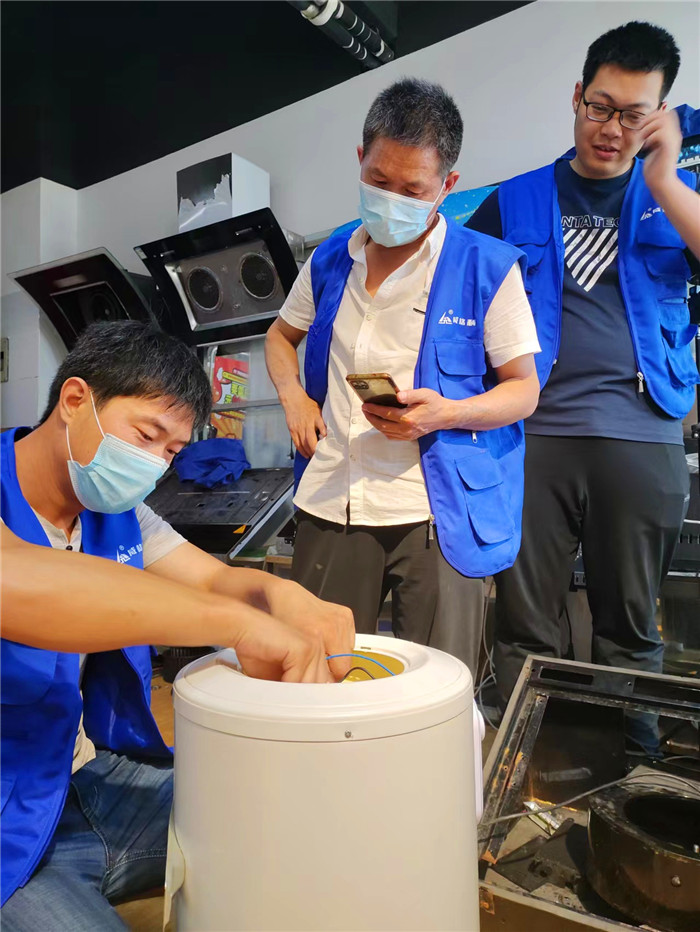 鞍山家電清洗行情好，9800元做洗多多家電清洗加盟商！